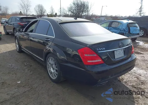 2013 Mercedes-Benz S 550 4Matic z USA, uszkodzony, nr VIN WDDNG9EB2DA511537